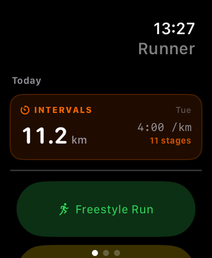 Smart Runner Apple Watch app showing Intervals workout and Freestyle Run button